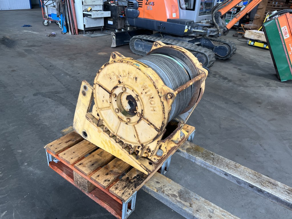 Braden PD10 hydraulische lier te koop bij Jaap Verboon