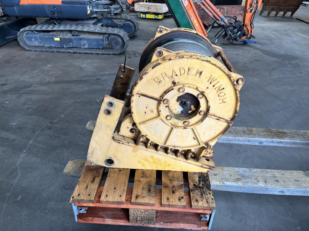 Braden PD10 hydraulische lier te koop bij Jaap Verboon