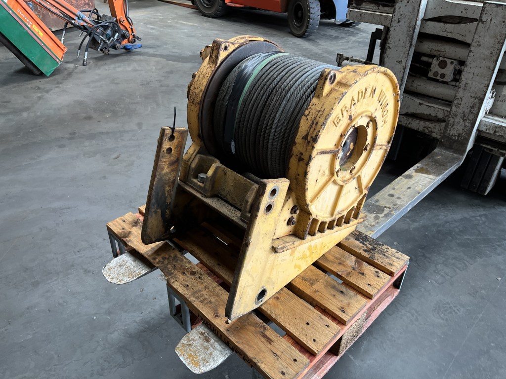 Braden PD10 hydraulische lier te koop bij Jaap Verboon