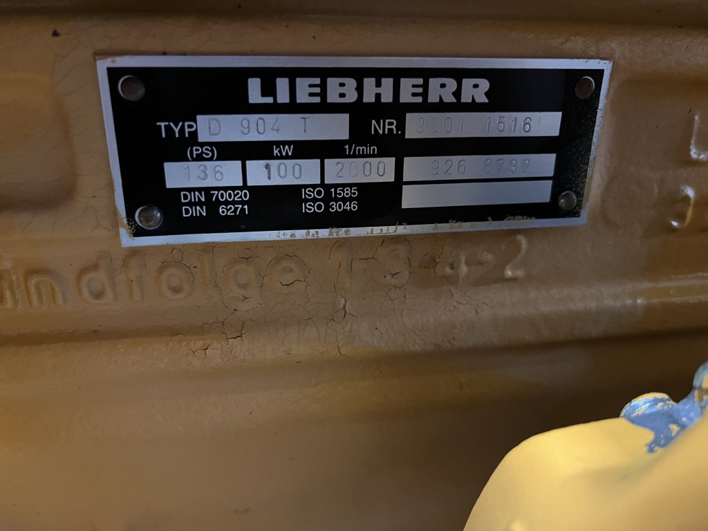 Liebherr D904 T te koop bij Jaap Verboon