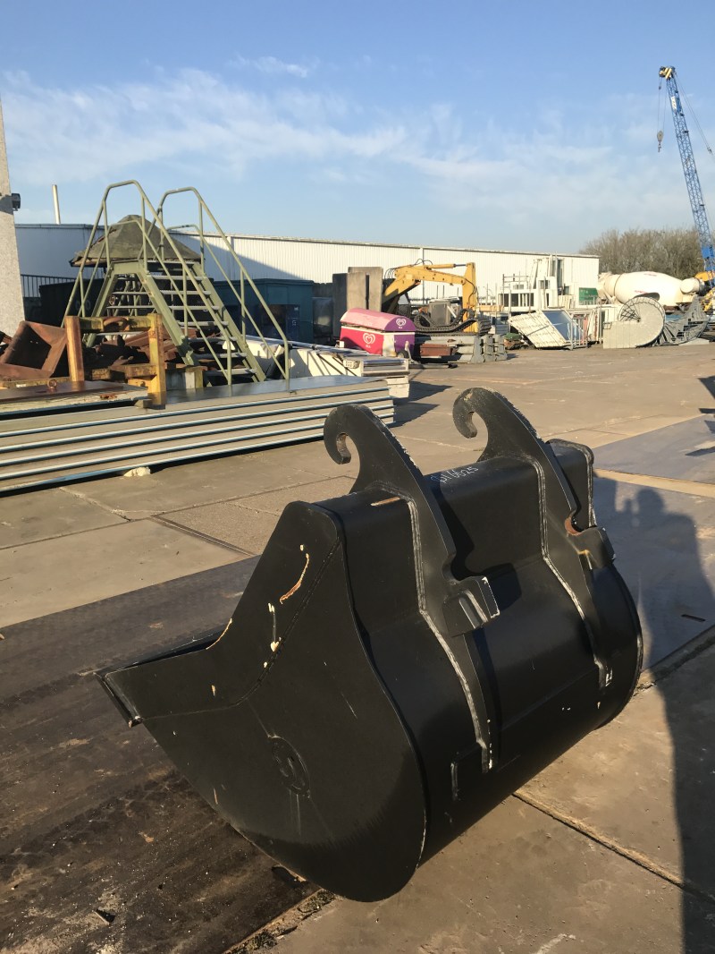 Storm dieplepelbak 28 te koop bij Jaap Verboon