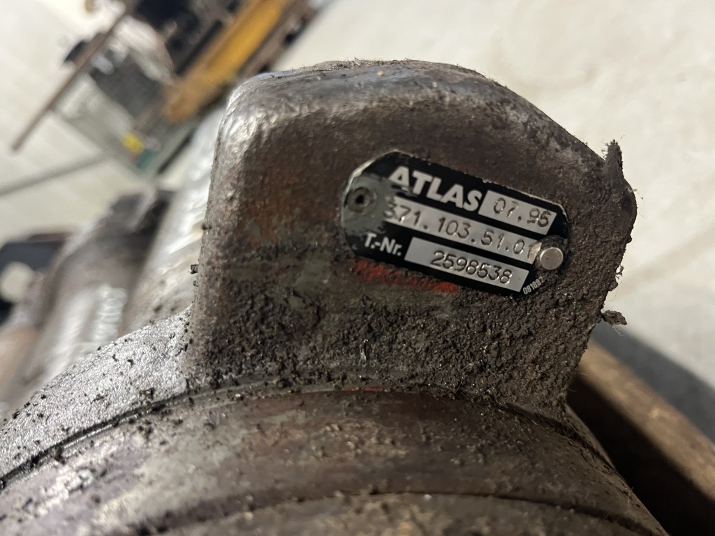 atlas outrigger cilinder te koop bij Jaap Verboon