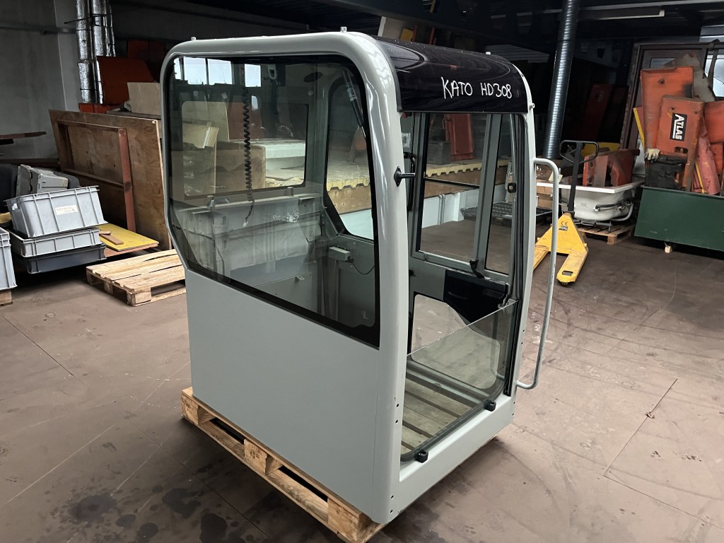 cabine kato hd 308 te koop bij Jaap Verboon
