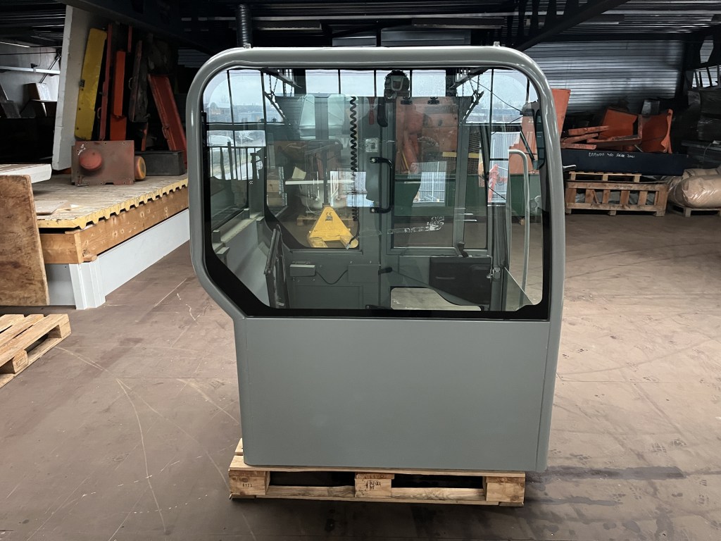 cabine kato hd 308 te koop bij Jaap Verboon