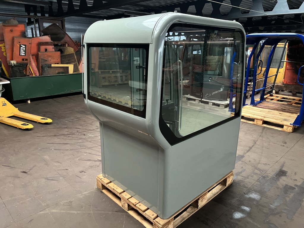 cabine kato hd 308 te koop bij Jaap Verboon