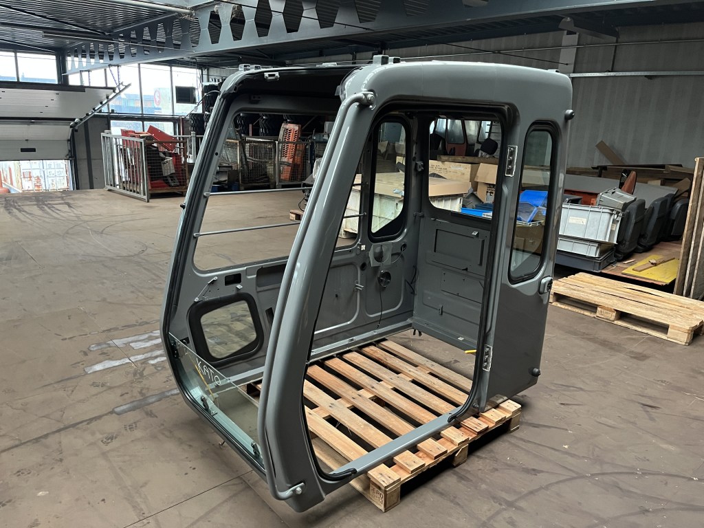 cabine kato te koop bij Jaap Verboon