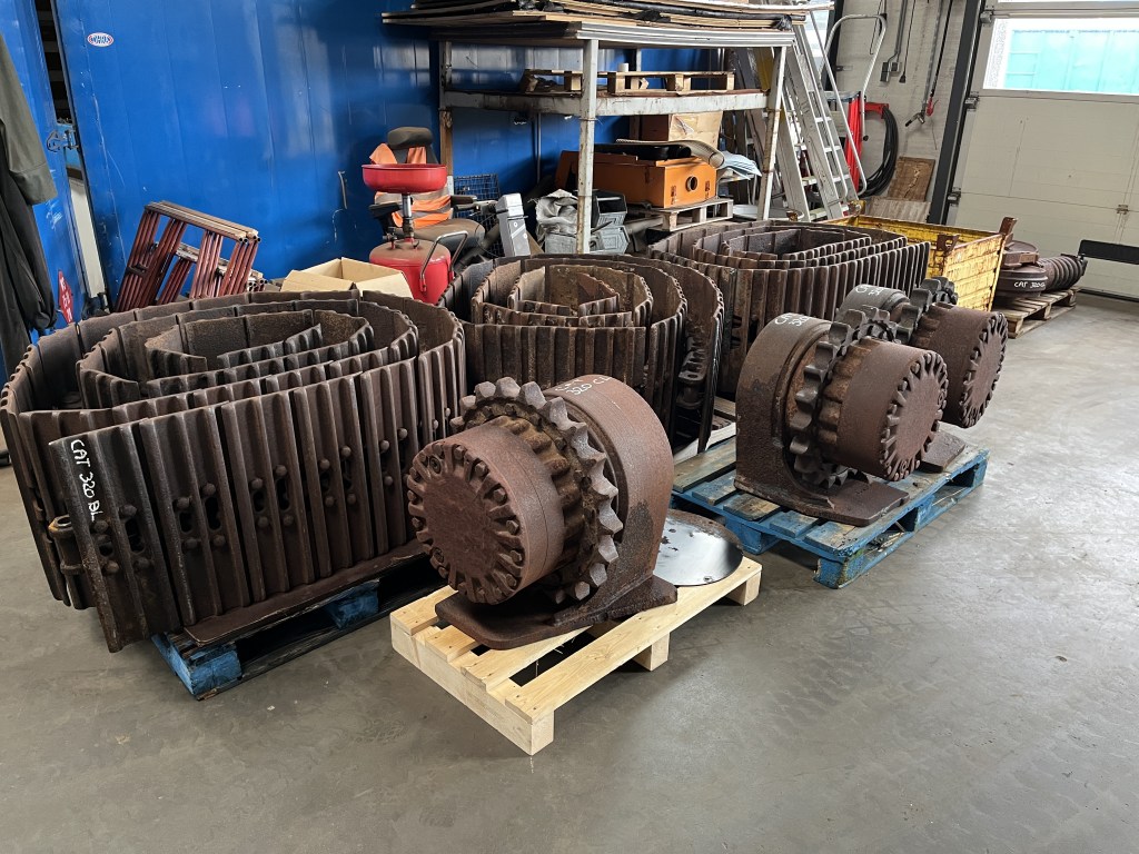 caterpillar 320 parts te koop bij Jaap Verboon