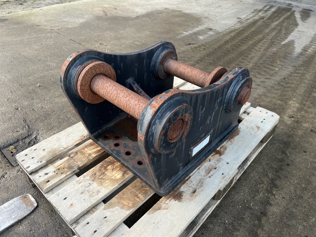 caterpillar adapterplaat skp te koop bij Jaap Verboon