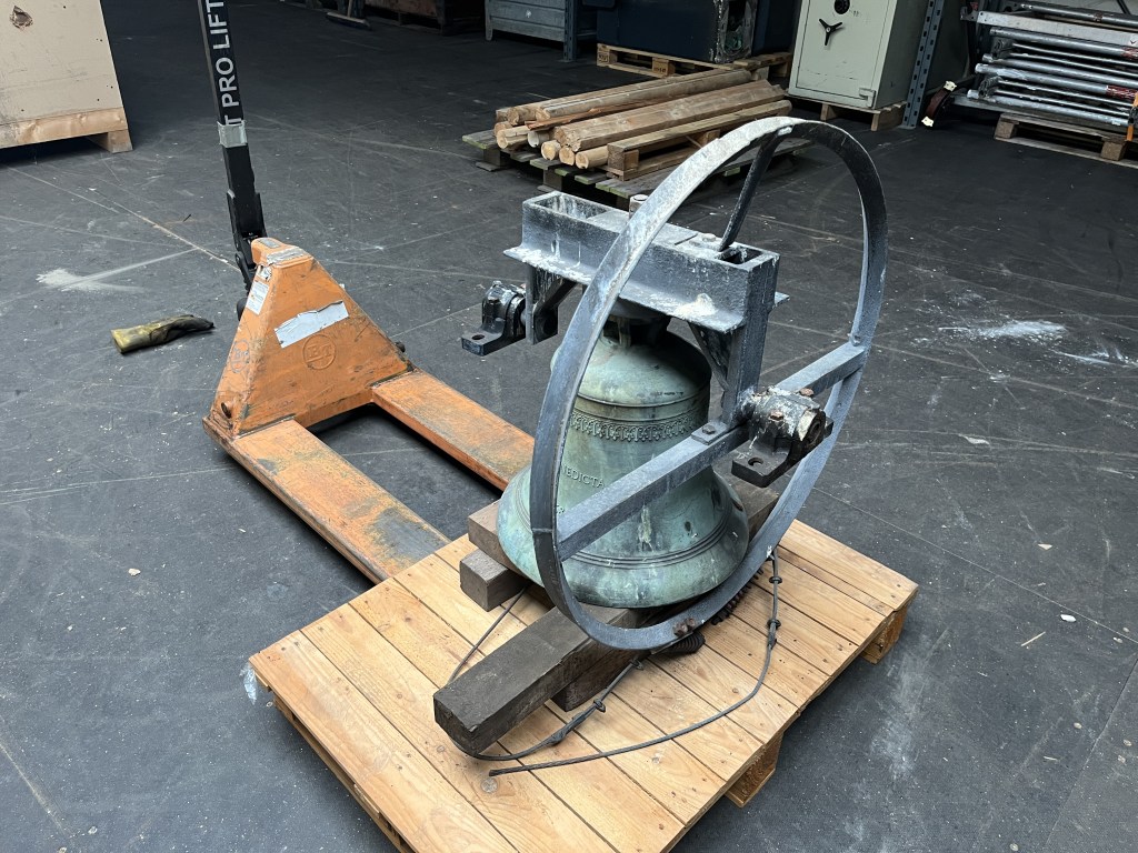 church bell 150kg te koop bij Jaap Verboon