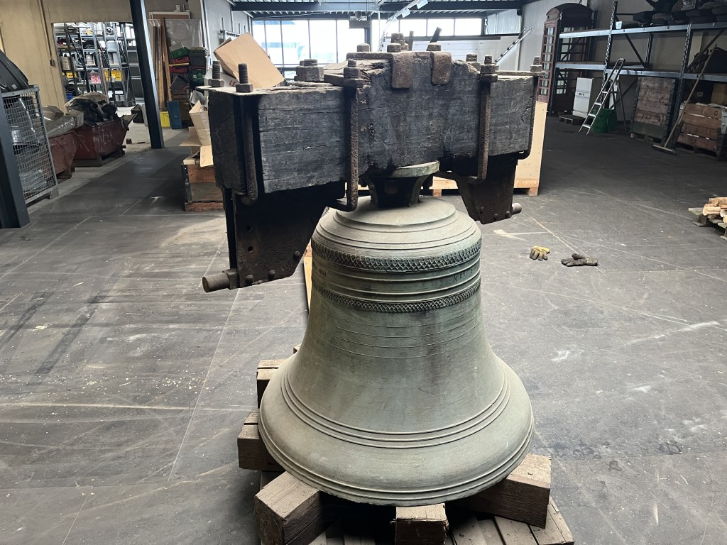 church bell 900kg te koop bij Jaap Verboon
