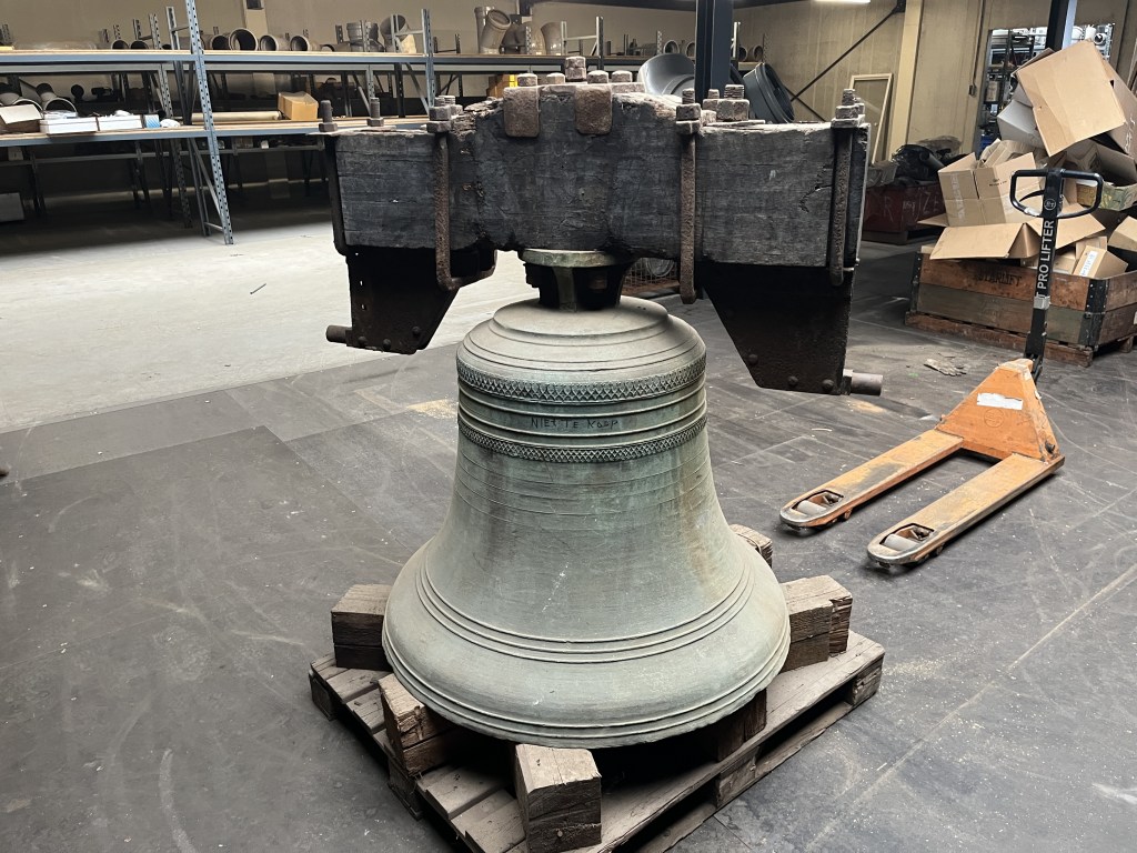 church bell 900kg te koop bij Jaap Verboon