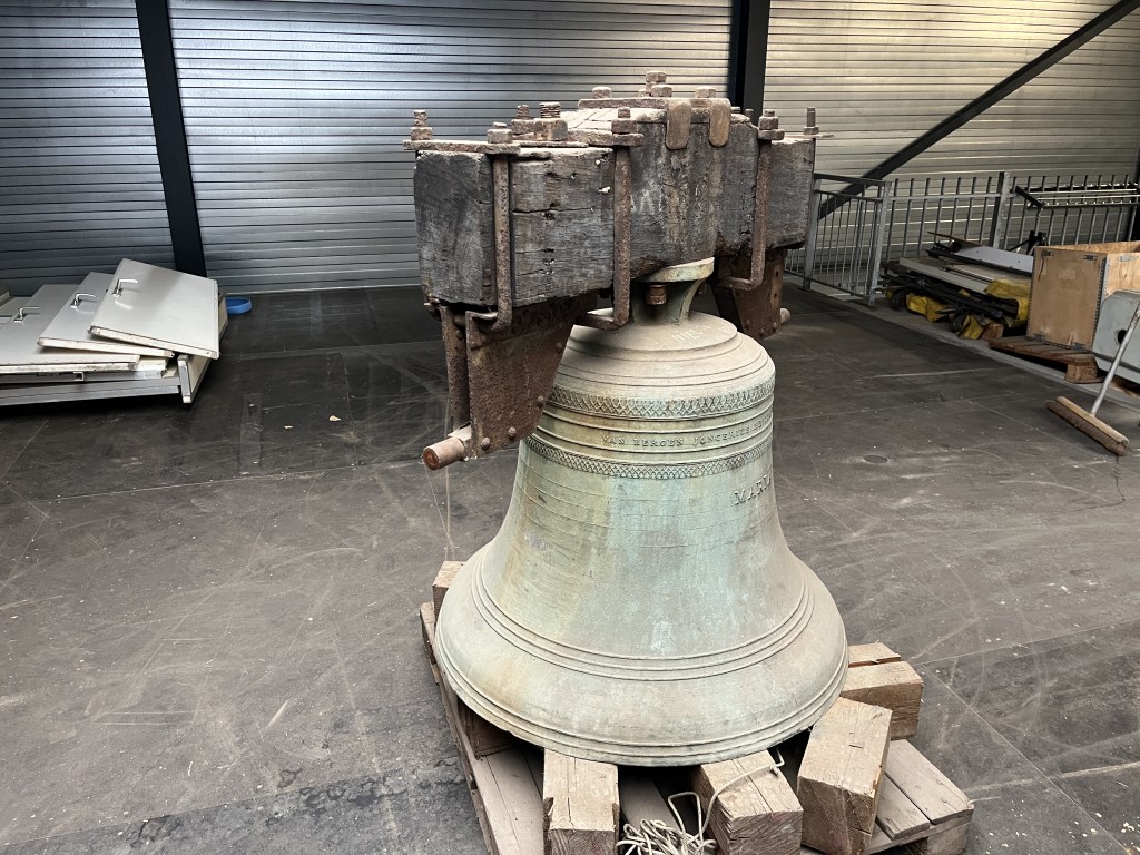 church bell 900kg te koop bij Jaap Verboon