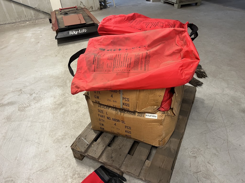 crewsaver overleningspak te koop bij Jaap Verboon