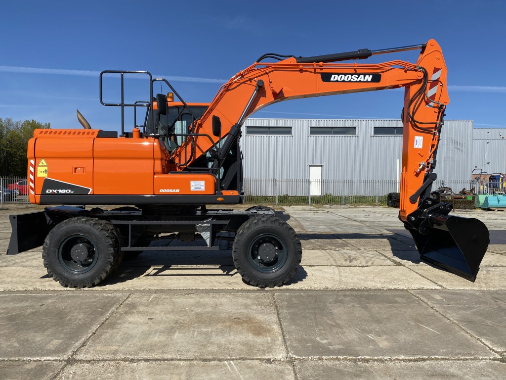 doosan dx160w-3 2015 te koop bij Jaap Verboon
