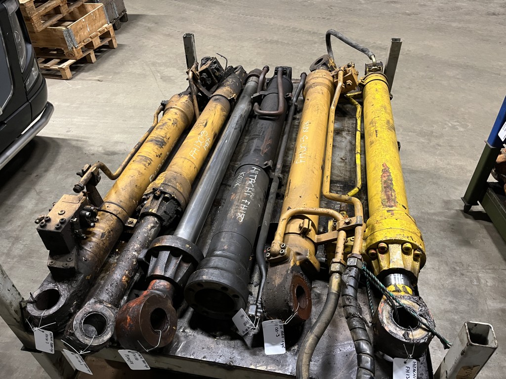 hitachi cylinder te koop bij Jaap Verboon