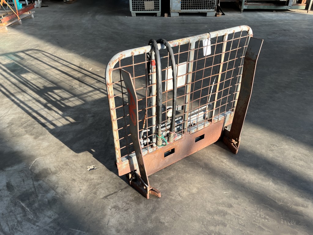 knikmops klem te koop bij Jaap Verboon