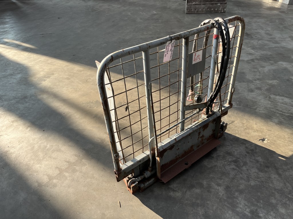 knikmops klem te koop bij Jaap Verboon