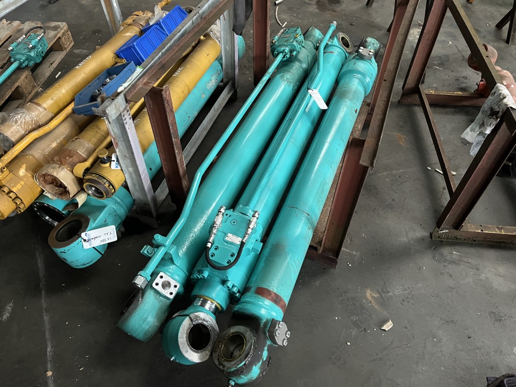 kobelco cilinders sk 230 te koop bij Jaap Verboon