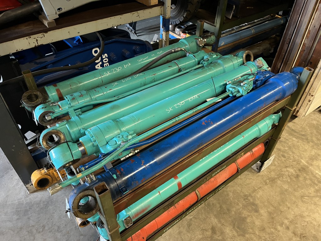 kobelco cylinder te koop bij Jaap Verboon