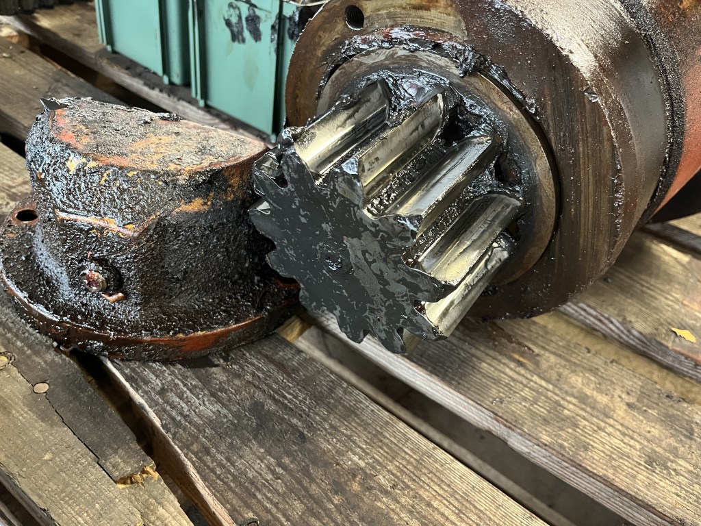 liebherr swing device motor te koop bij Jaap Verboon