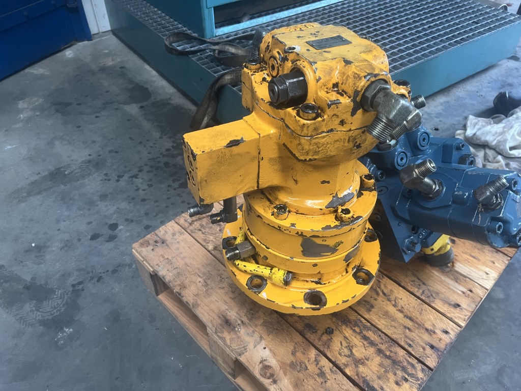 pump swing device Hyundai R55 te koop bij Jaap Verboon