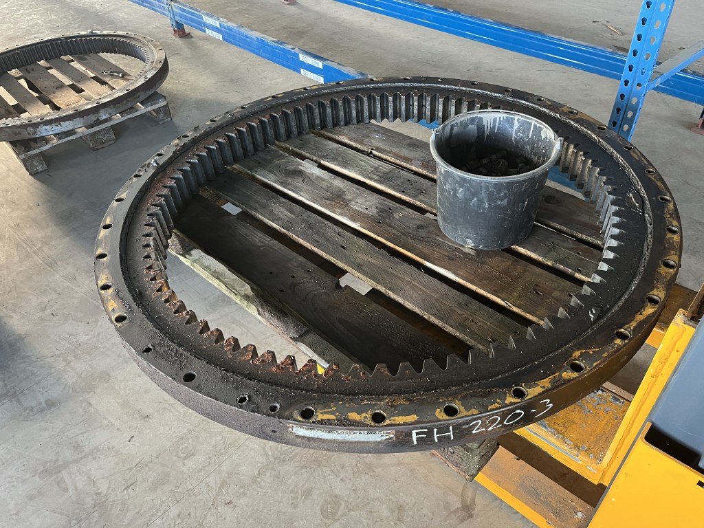 rothe erde hitachi te koop bij Jaap Verboon